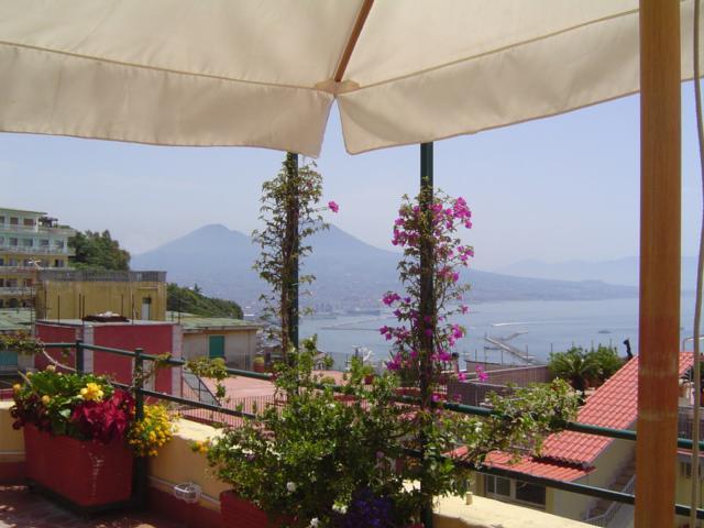 Una Terrazza Sul Golfo 나폴리 외부 사진
